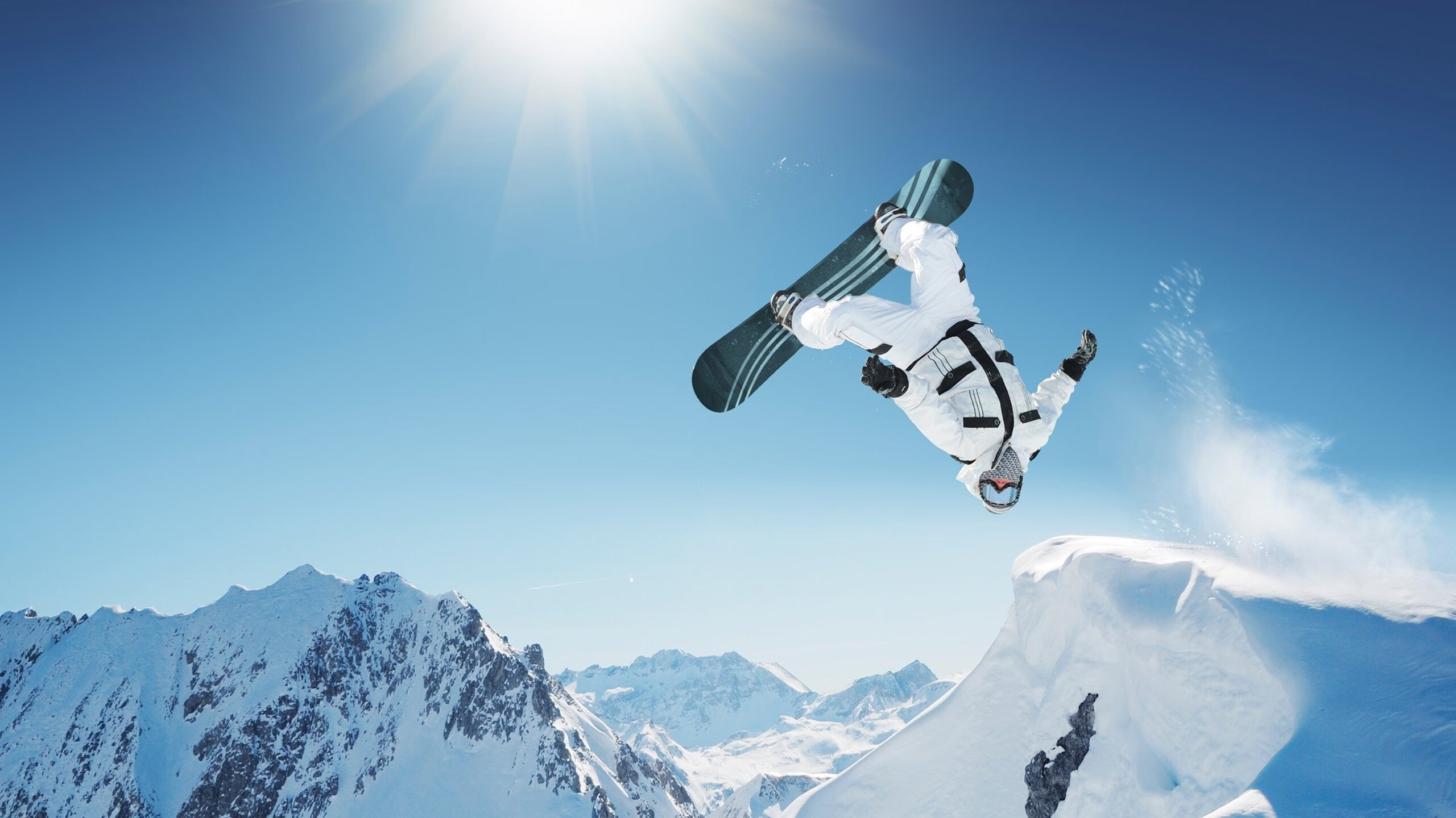 体育新闻中心特别评论上线，体育新闻评选