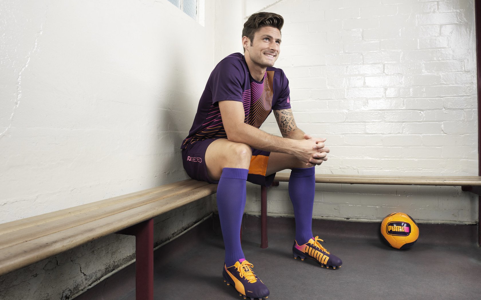 足球运动员科学训练计划制定，更科学合理提升表现，足球科学化训练理念