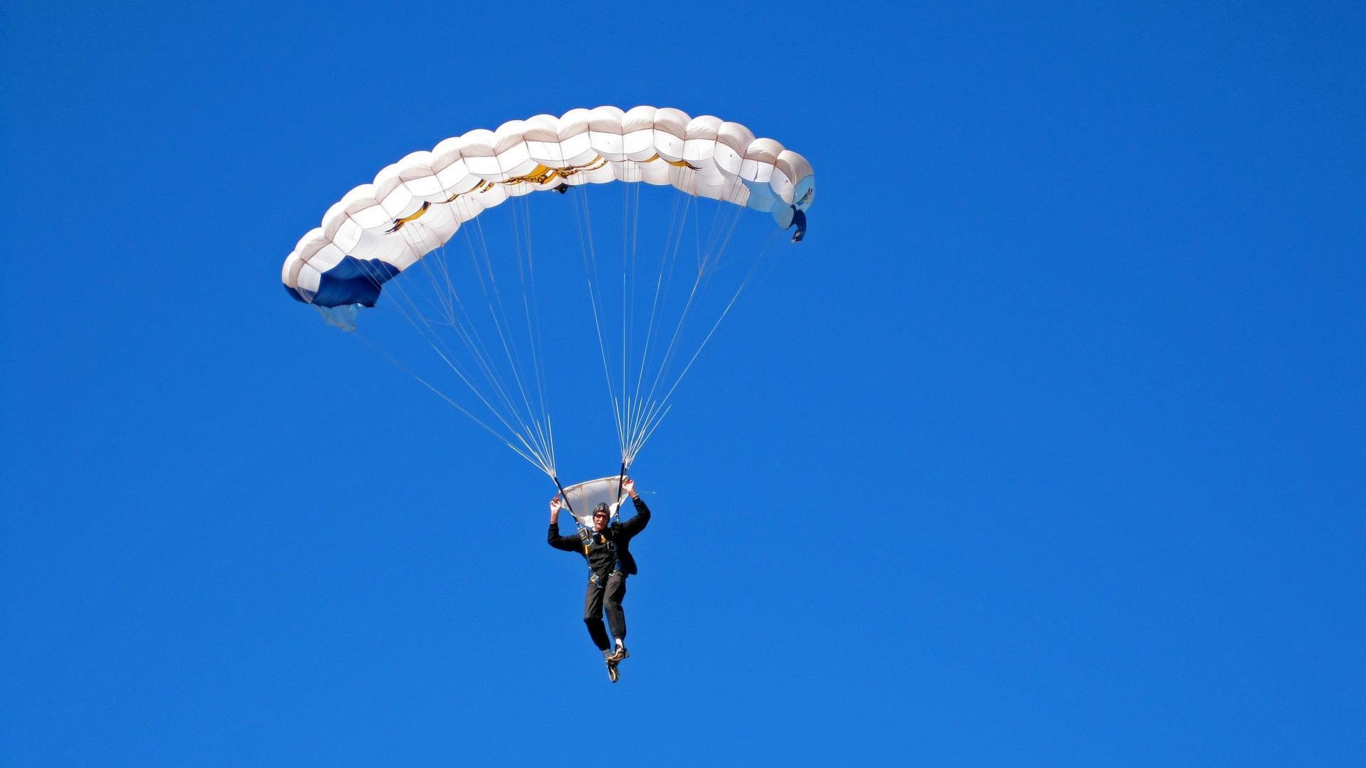 足球运动员科学训练计划制定，更科学合理提升表现，足球科学化训练理念